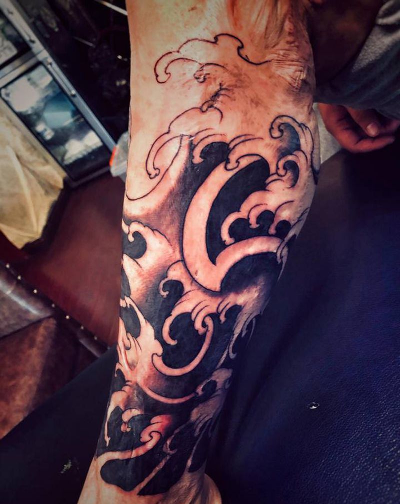 疤痕遮盖纹身图片_腿部新传统纹身图案