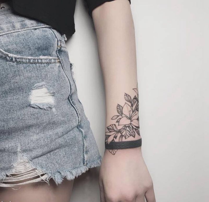 遮盖作品完成纹身图片_手部手臂点刺水墨纹身图案