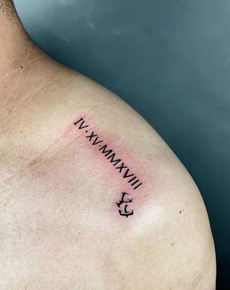 肩头罗马文纹身图片_肩部手臂点刺几何纹身图案