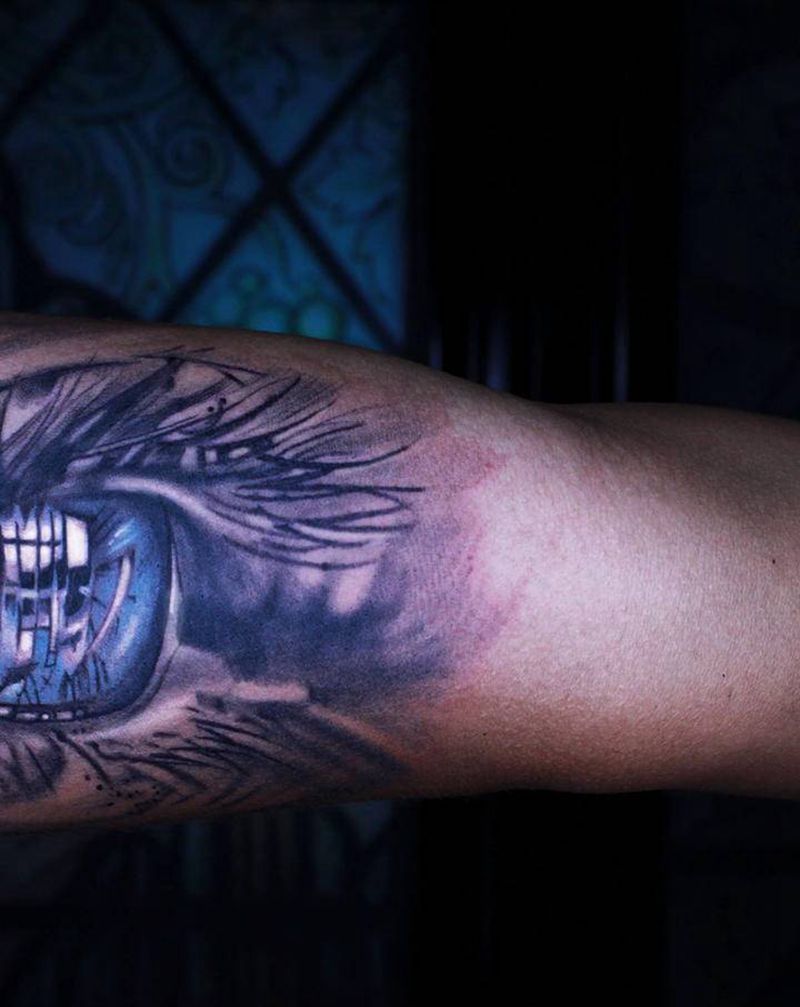 大眼睛纹身图片_手部纹身图案