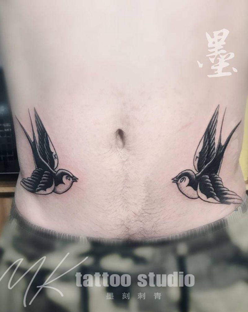 燕子纹身图片_腹部老传统纹身图案