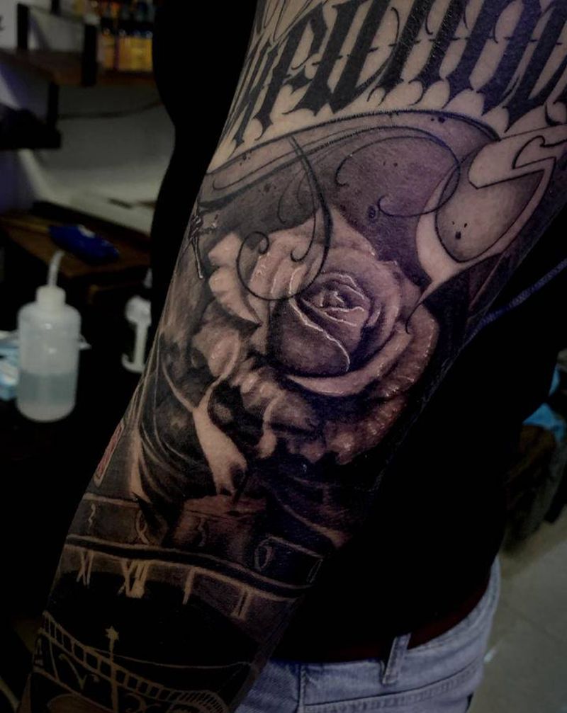 花臂纹身图片_手臂手部欧美写实纹身图案