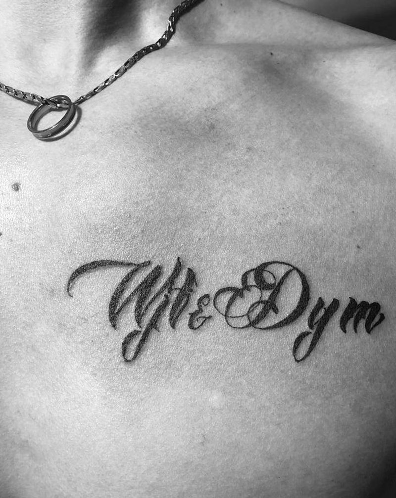 花体字纹身图片_胸部纹身图案