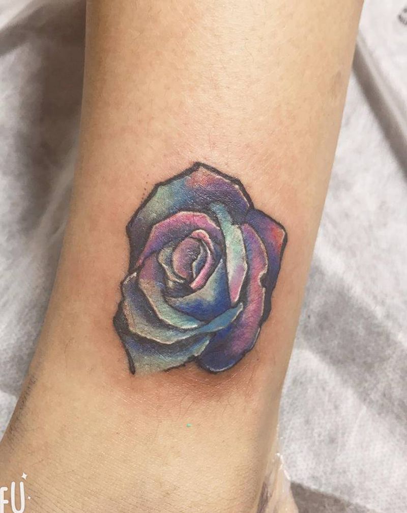 疤痕遮盖纹身图片_脚部欧美写实纹身图案