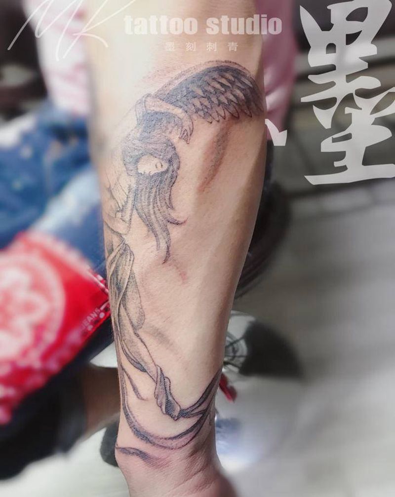 天使，覆盖疤痕纹身图片_手部纹身图案