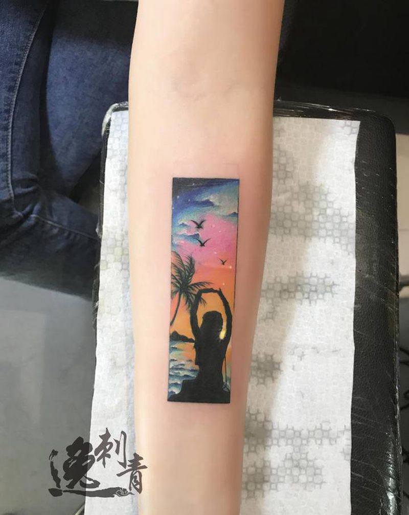 日落纹身图片_手部欧美写实纹身图案