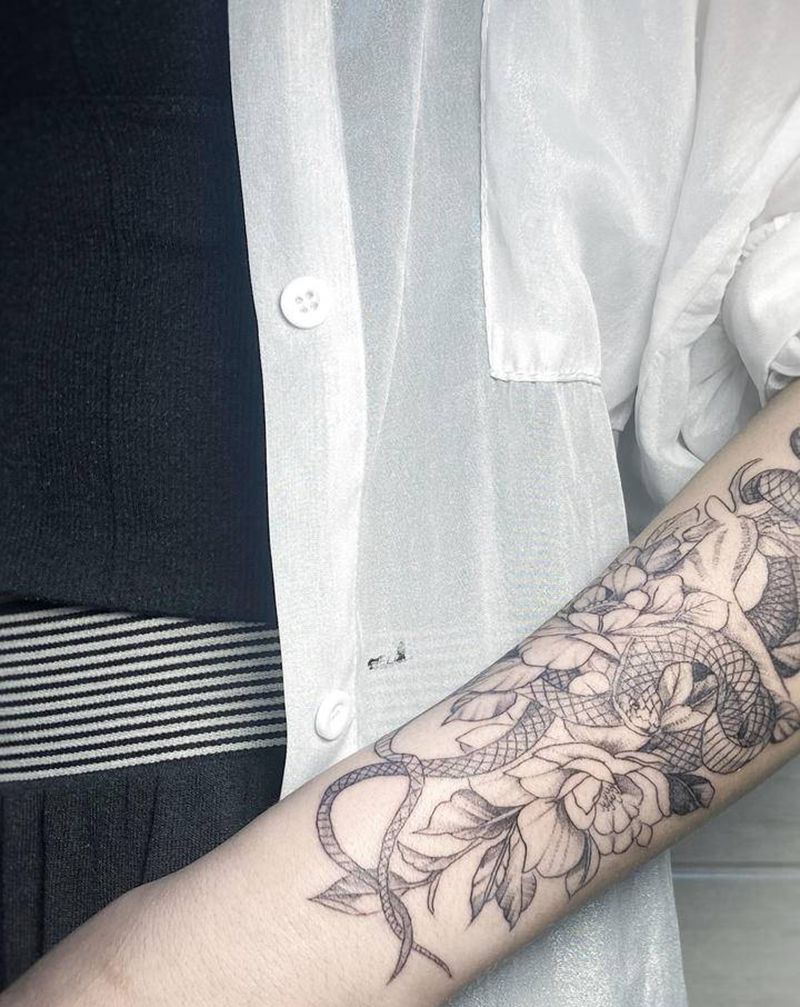 手臂纹身作品收工纹身图片_手臂手部点刺欧美写实纹身图案