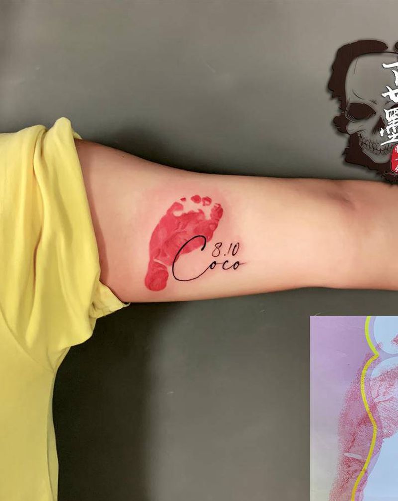 脚印纹身图片_手臂肩部欧美写实水彩纹身图案
