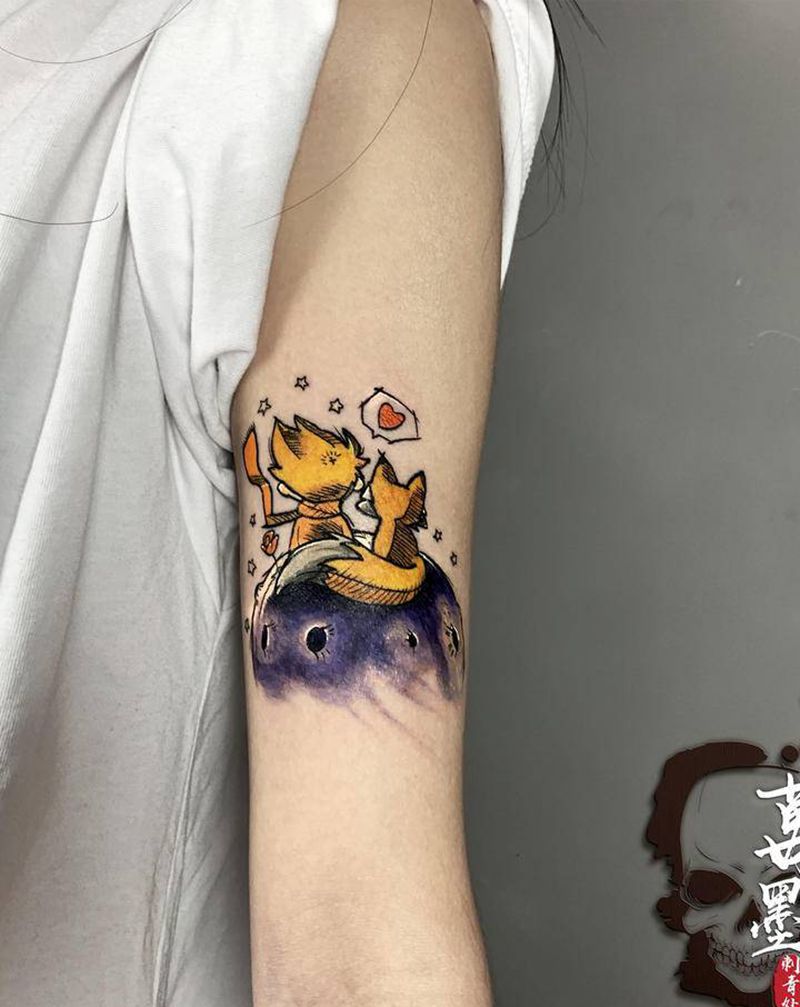 小王子纹身图片_手臂肩部水彩水墨纹身图案