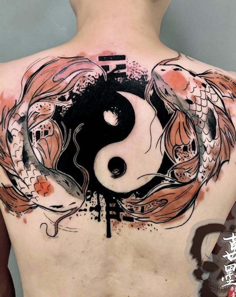 太极阴阳鱼纹身图片_肩部背部图腾水墨纹身图案