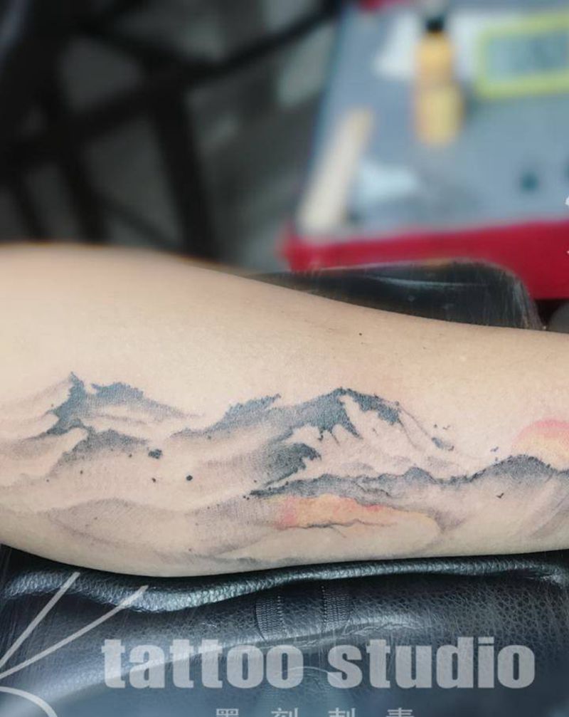 隔海山，根据客人要求设计纹身图片_手部纹身图案