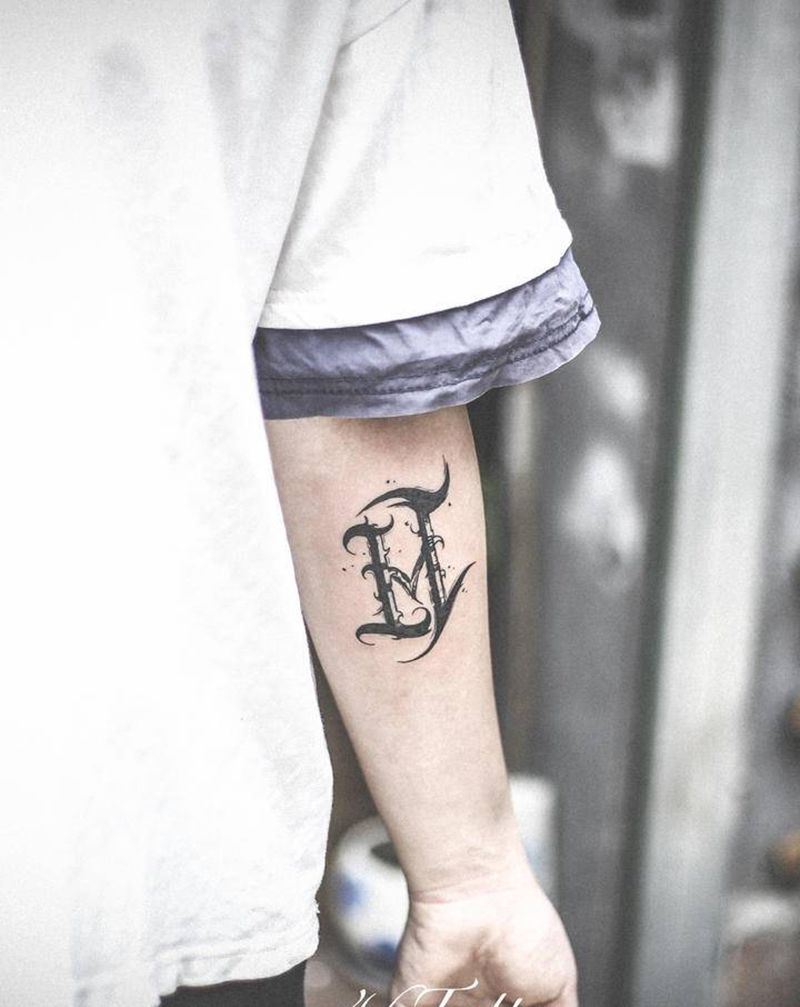 「H」纹身图片_手臂纹身图案