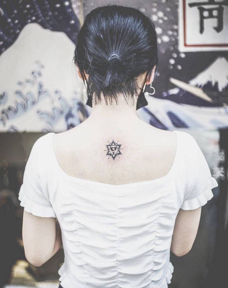 「屬於你的獨一無二」纹身图片_背部纹身图案