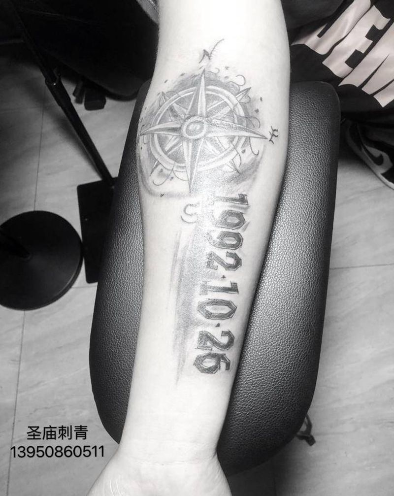 指南针纹身图片_手部纹身图案