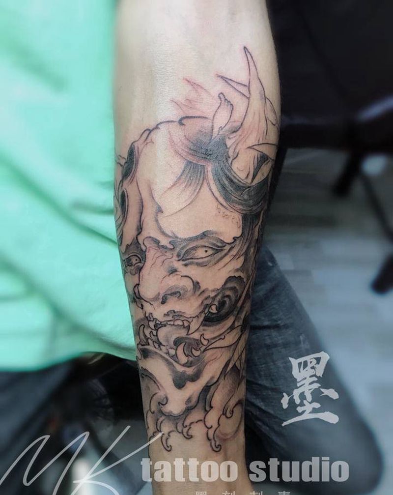 般若纹身图片_手部新传统纹身图案