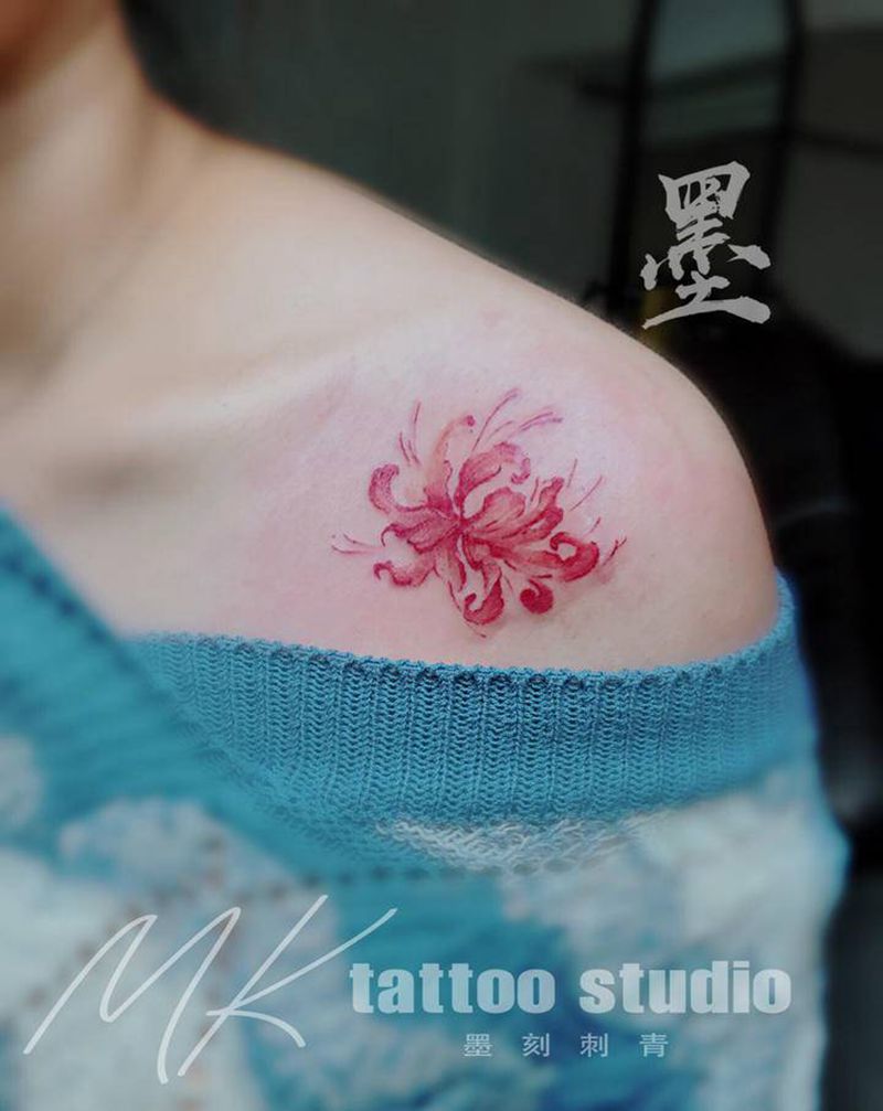 彼岸花开纹身图片_肩部纹身图案