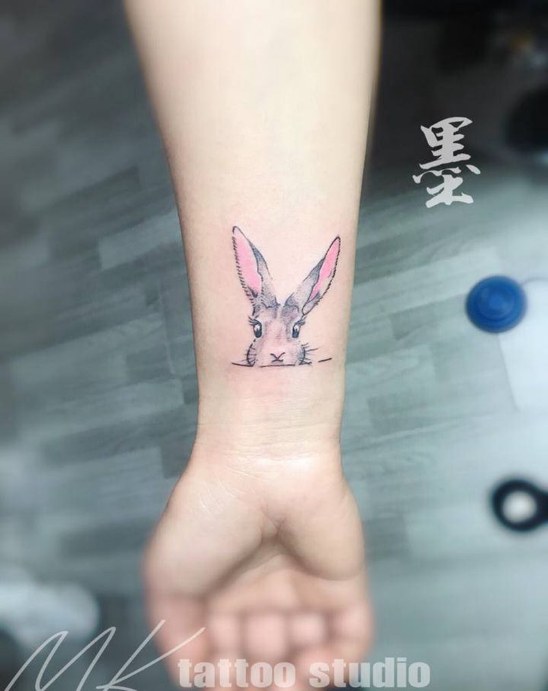 小兔子纹身图片_手部纹身图案