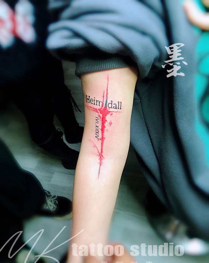 字母设计纹身图片_手臂纹身图案