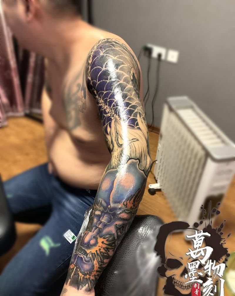 未完待续纹身图片_手臂肩部新传统水彩纹身图案