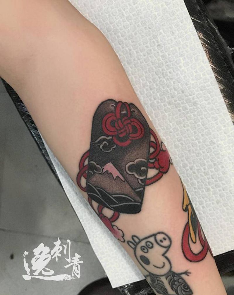 牌牌纹身图片_手臂点刺纹身图案