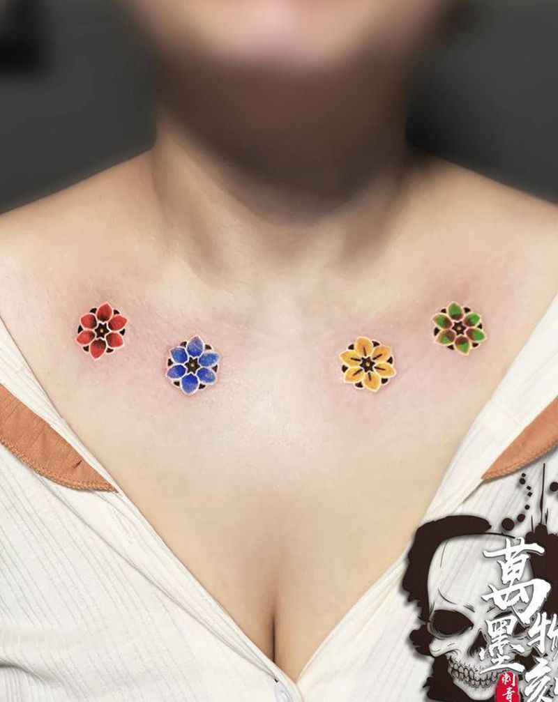 小发发纹身图片_胸部肩部水彩水墨纹身图案