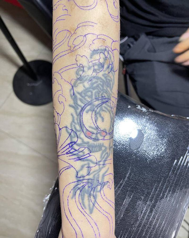 海浪纹身图片_手臂新传统纹身图案