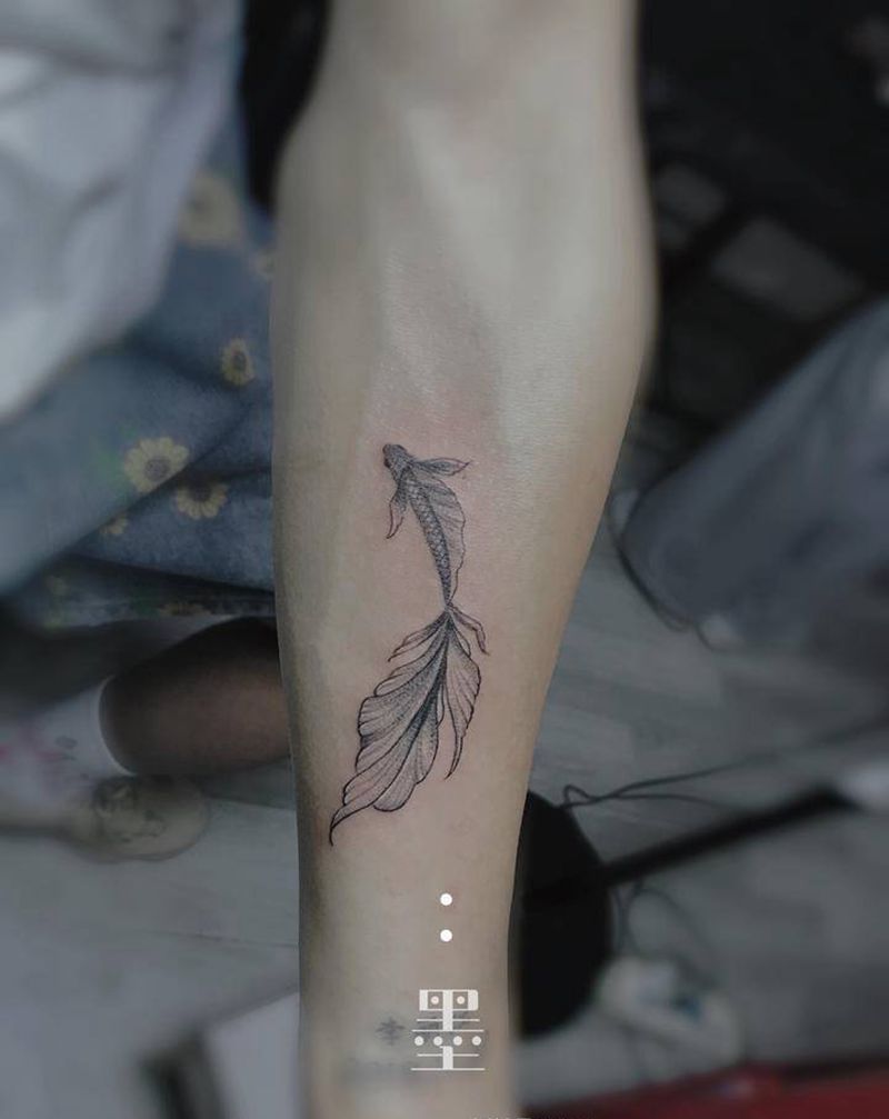 热带鱼纹身图片_手部纹身图案