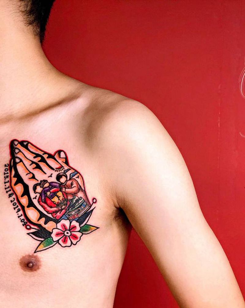 祈祷之手纹身图片_Old School全家福纹身图案