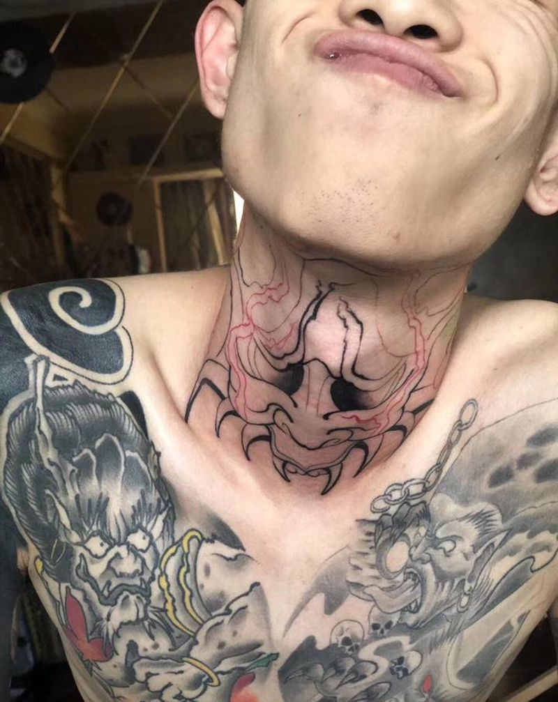 般若纹身图片_颈部New School纹身图案