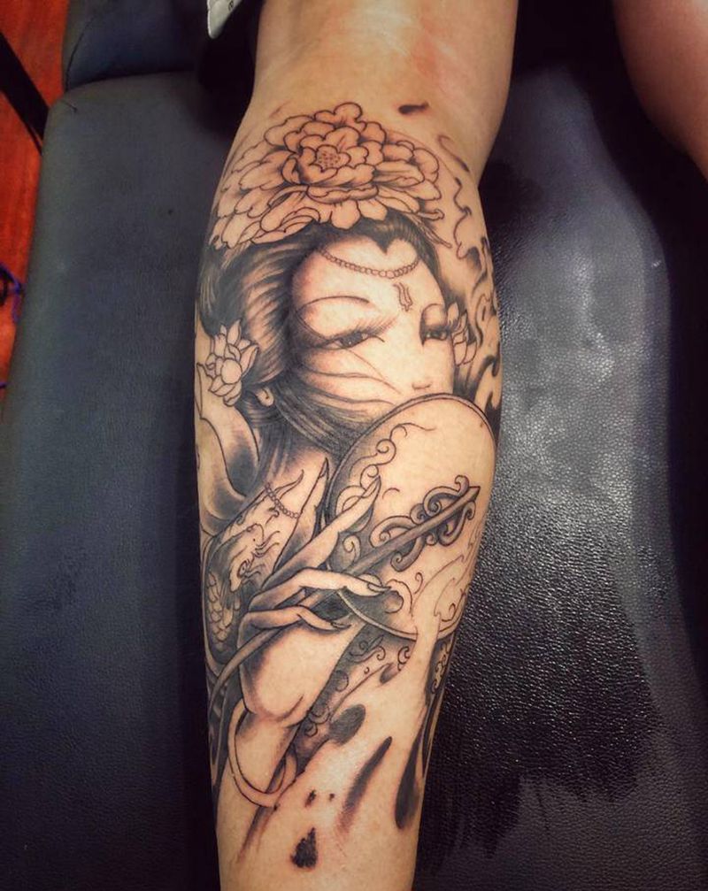 艺妓未完成纹身图片_腿部新传统水彩纹身图案