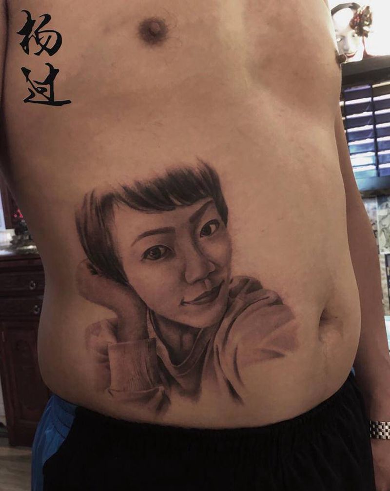 肖像纹身图片_腰部欧美写实纹身图案
