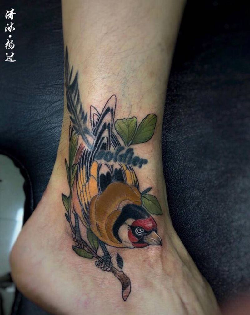 school纹身图片_脚部New School纹身图案