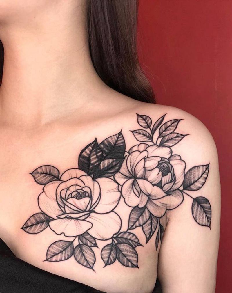 素花遮盖纹身图片_胸部点刺纹身图案