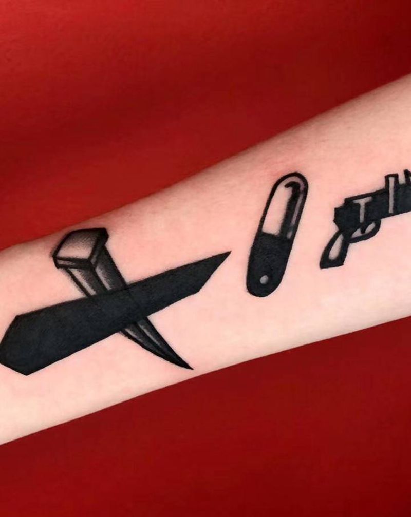 遮盖小英文纹身图片_手臂花体字纹身图案