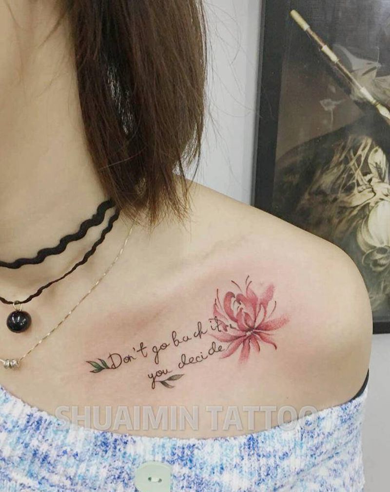 小清新彼岸花纹身图片_胸部手臂花体字New School纹身图案