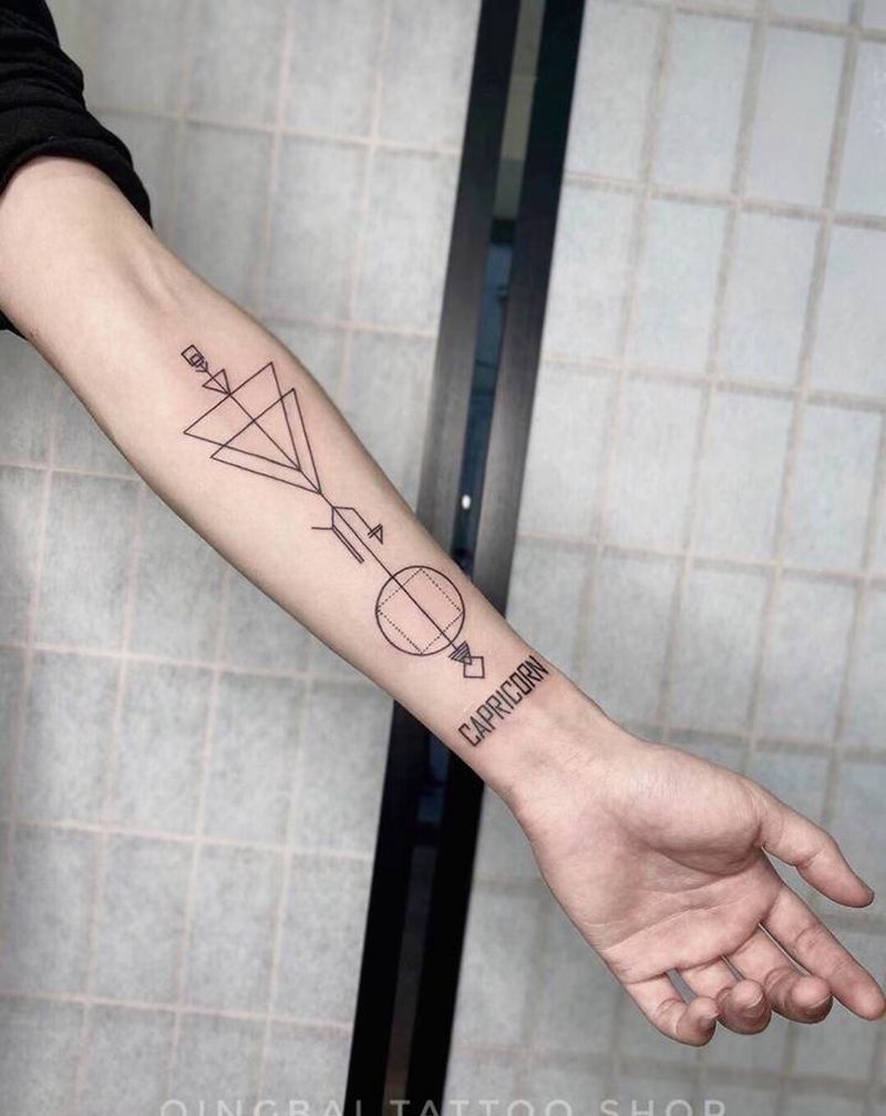 摩羯纹身图片_手部纹身图案