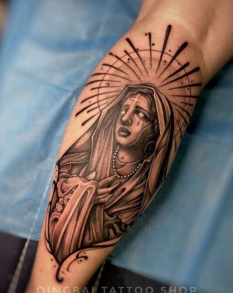 圣母纹身图片_腿部纹身图案