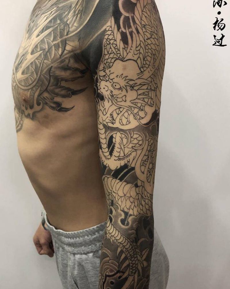 龙 未完成纹身图片_手臂老传统纹身图案
