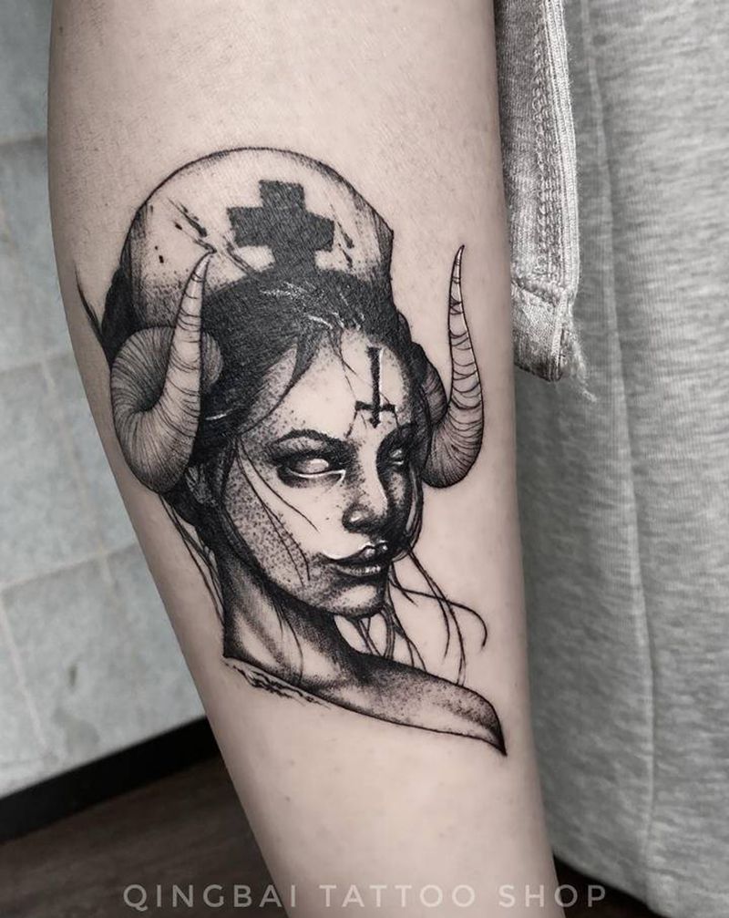 小护士纹身图片_腿部纹身图案