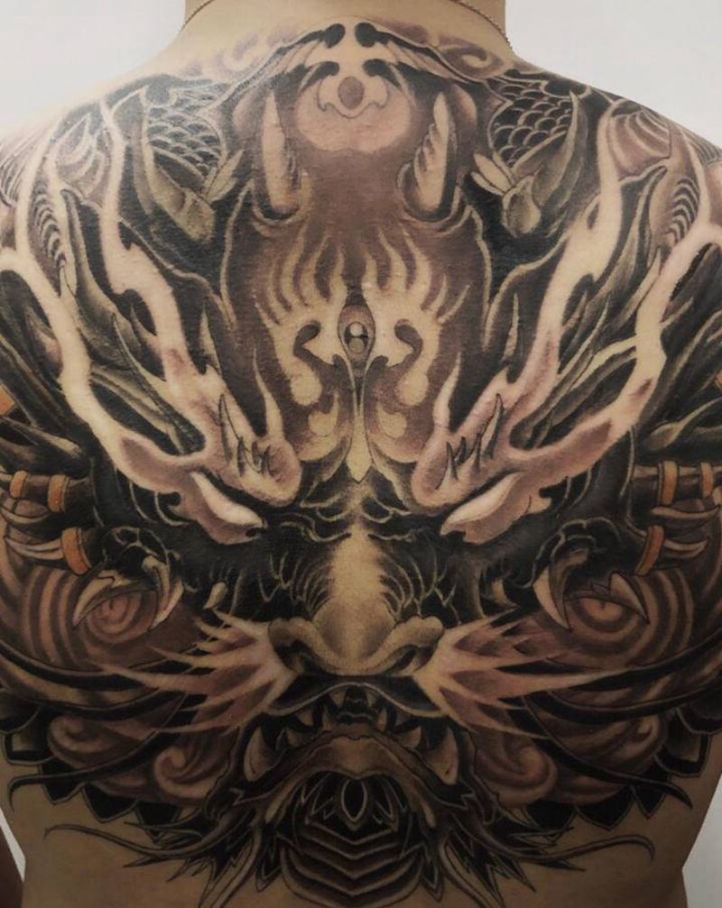 《龙威》纹身图片_背部新传统纹身图案