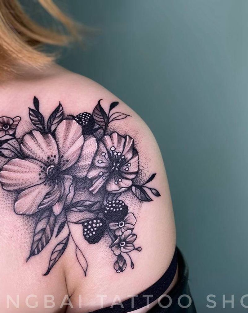 素花纹身图片_肩部点刺纹身图案