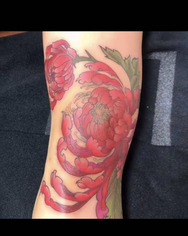 大红花4小时纹身图片_新传统纹身图案