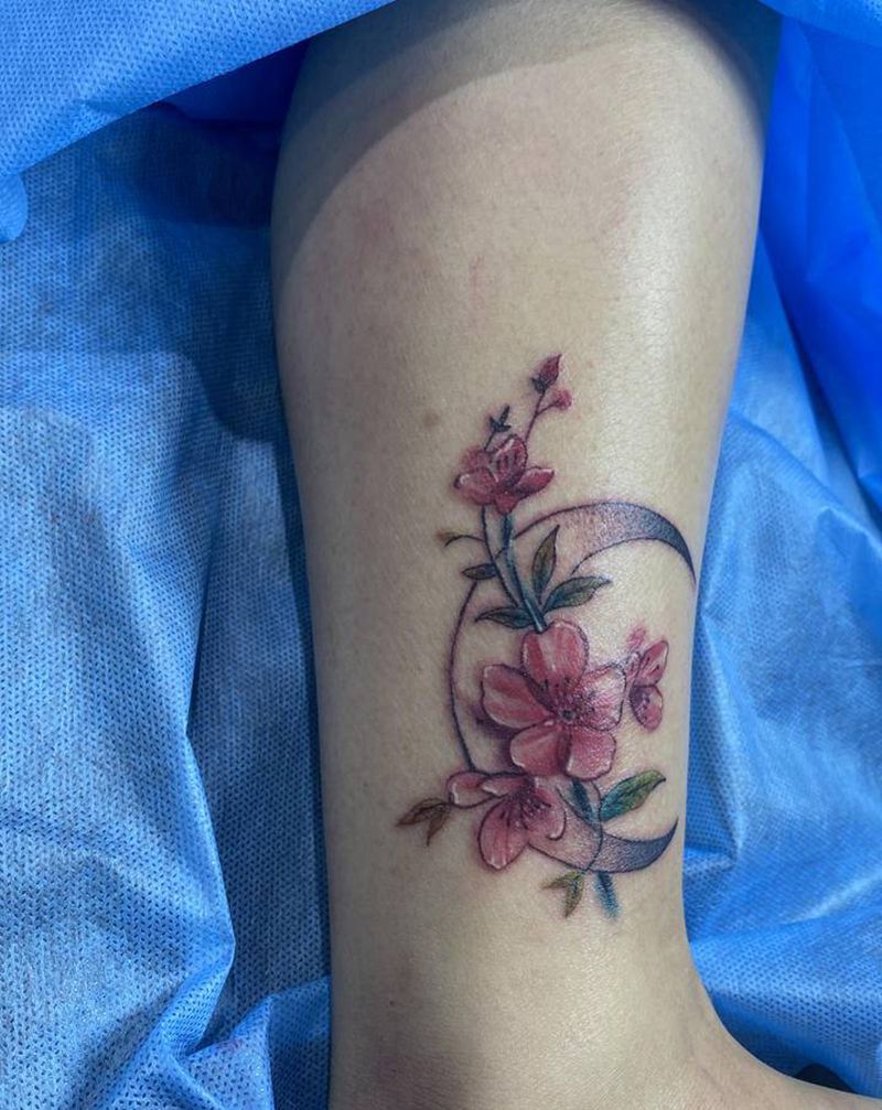 脚踝月亮梅花纹身图片_腿部新传统点刺纹身图案