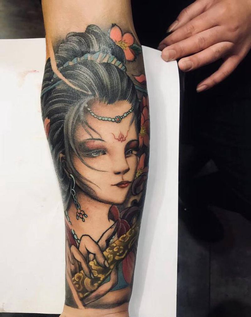 艺妓包小臂纹身图片_手臂新传统纹身图案