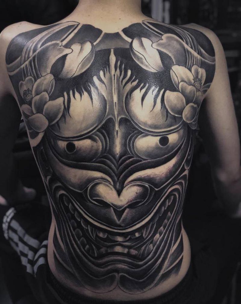 般若纹身图片_背部老传统几何纹身图案