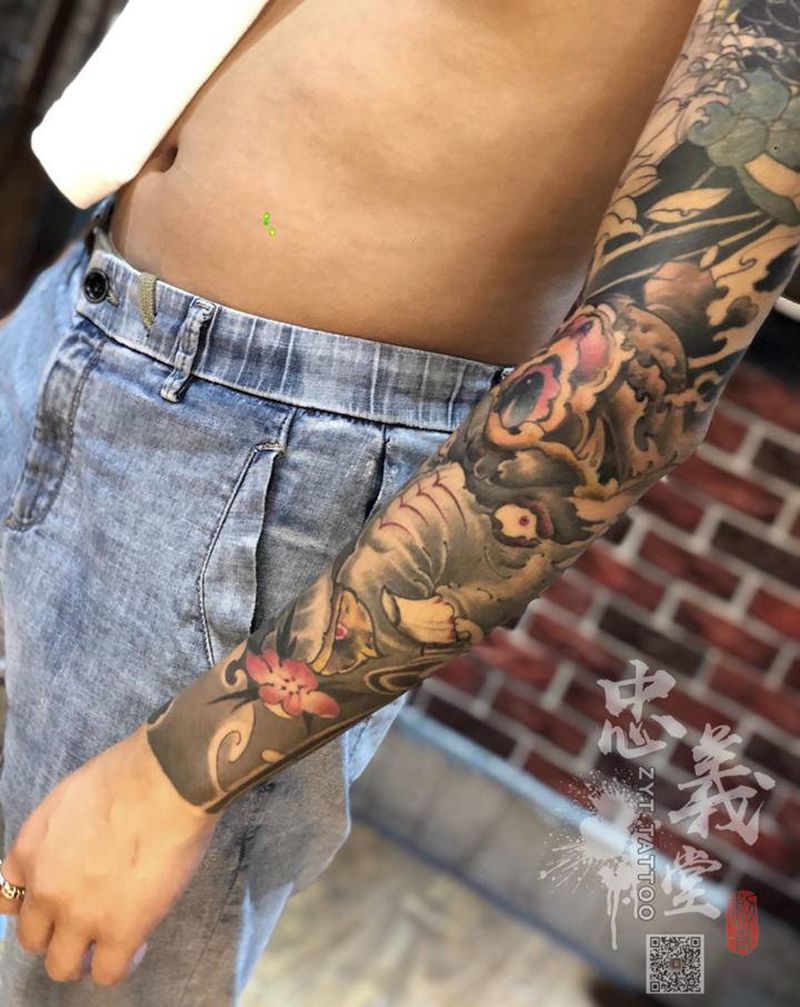 花臂纹身图片_手部新传统纹身图案