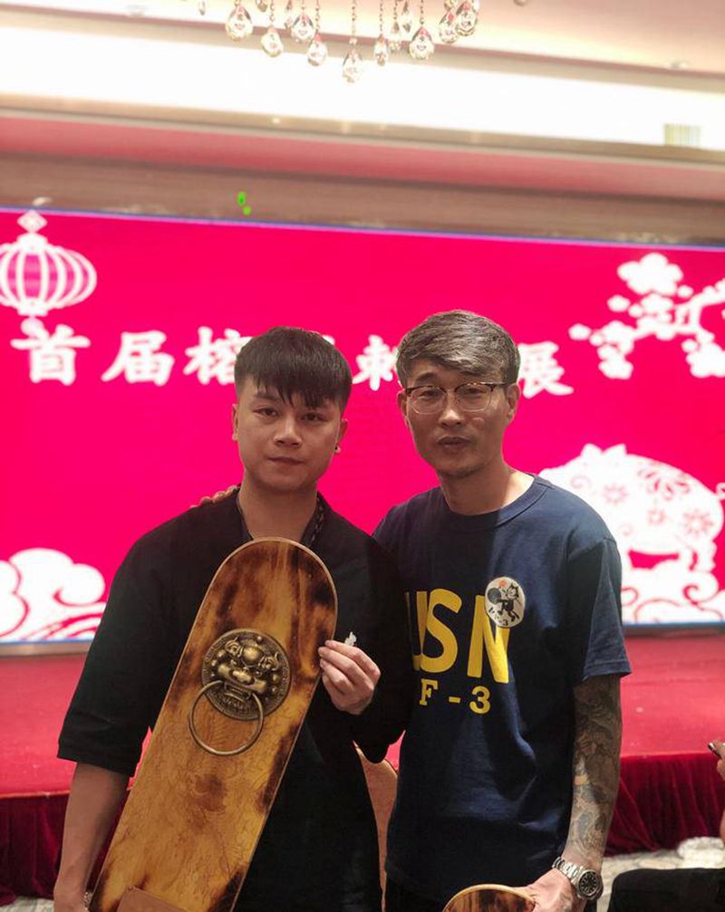 福师合影纹身图片_腿部新传统纹身图案