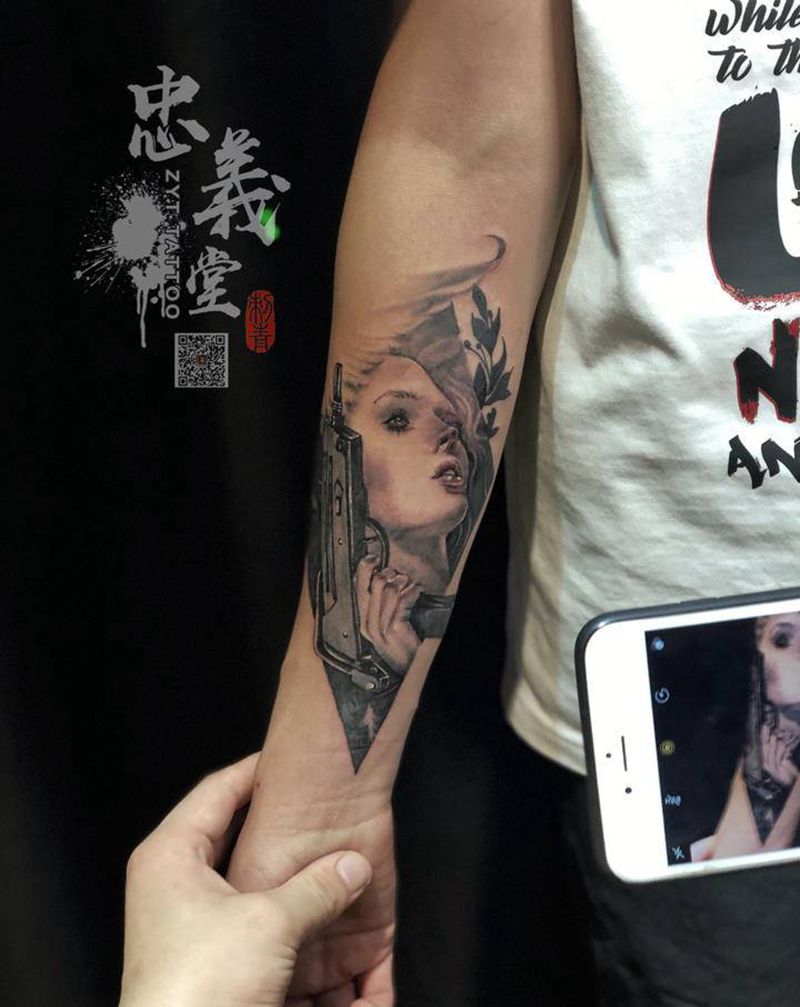 欧美写实纹身图片_手部欧美写实纹身图案