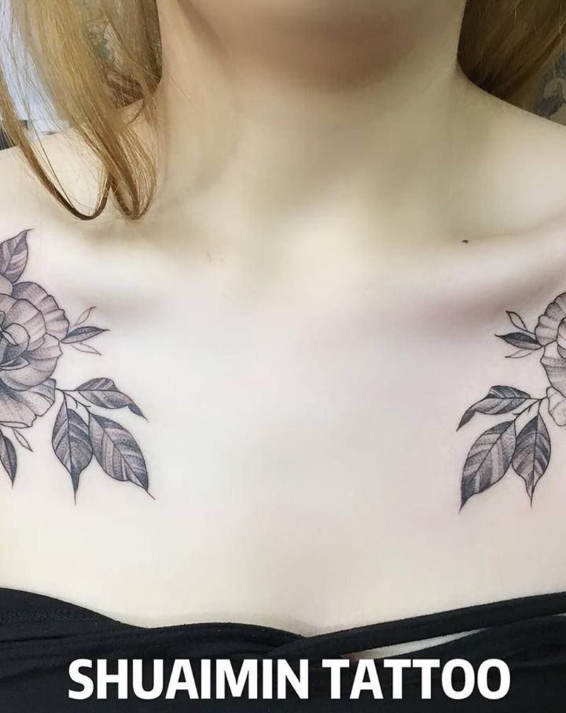 花纹身图片_肩部纹身图案