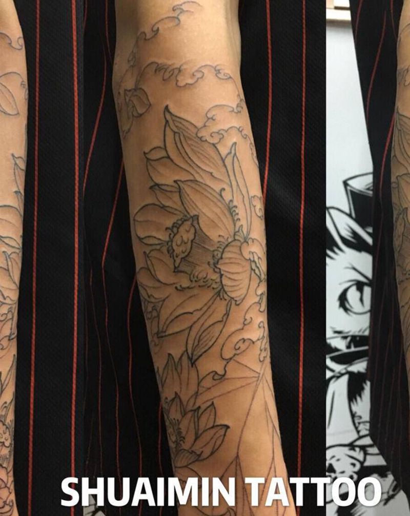 线条未完成纹身图片_手臂纹身图案